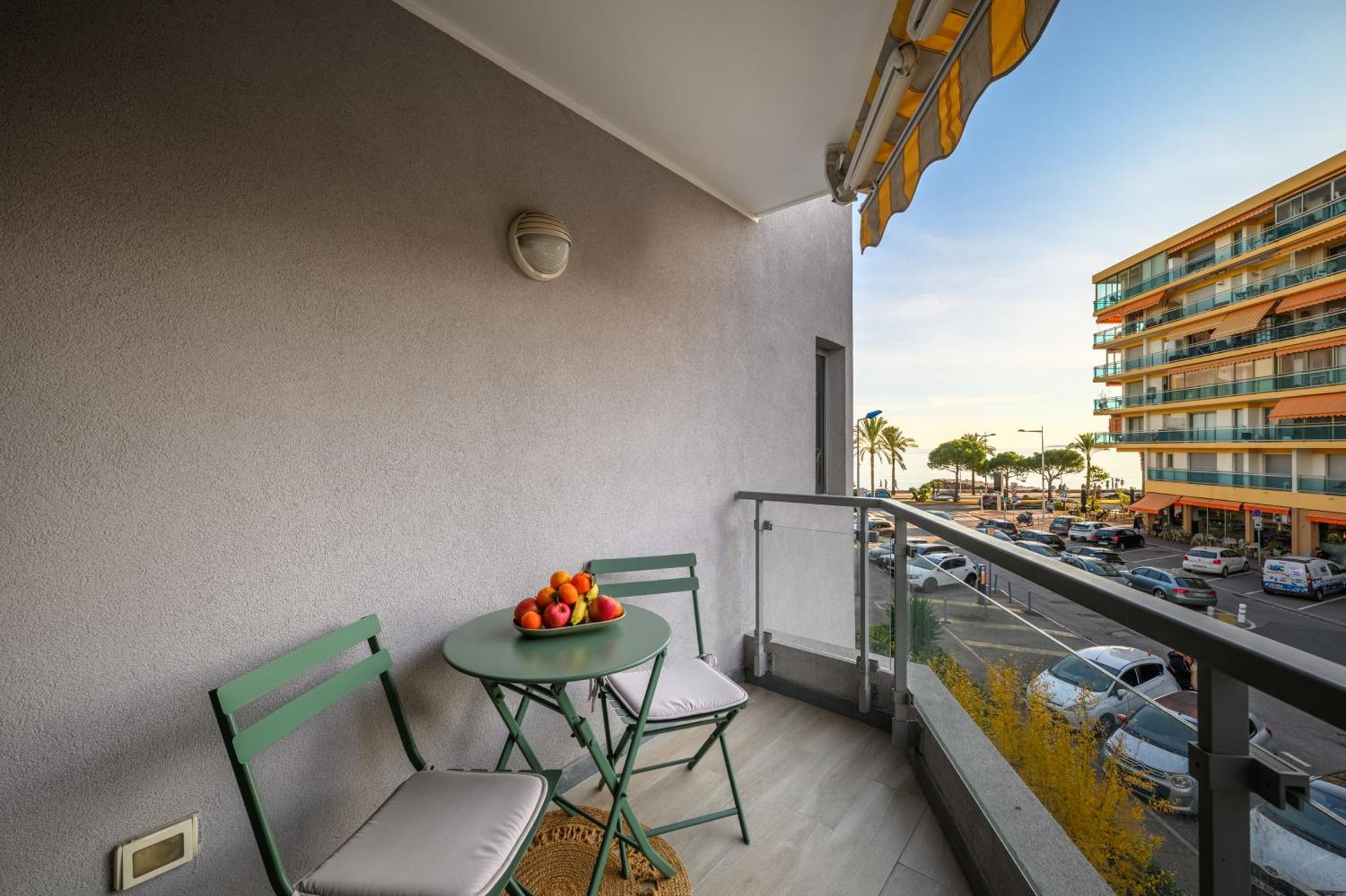 Appartement Bord De Mer « La Petite Ma-Line » カーニュ・シュル・メール エクステリア 写真