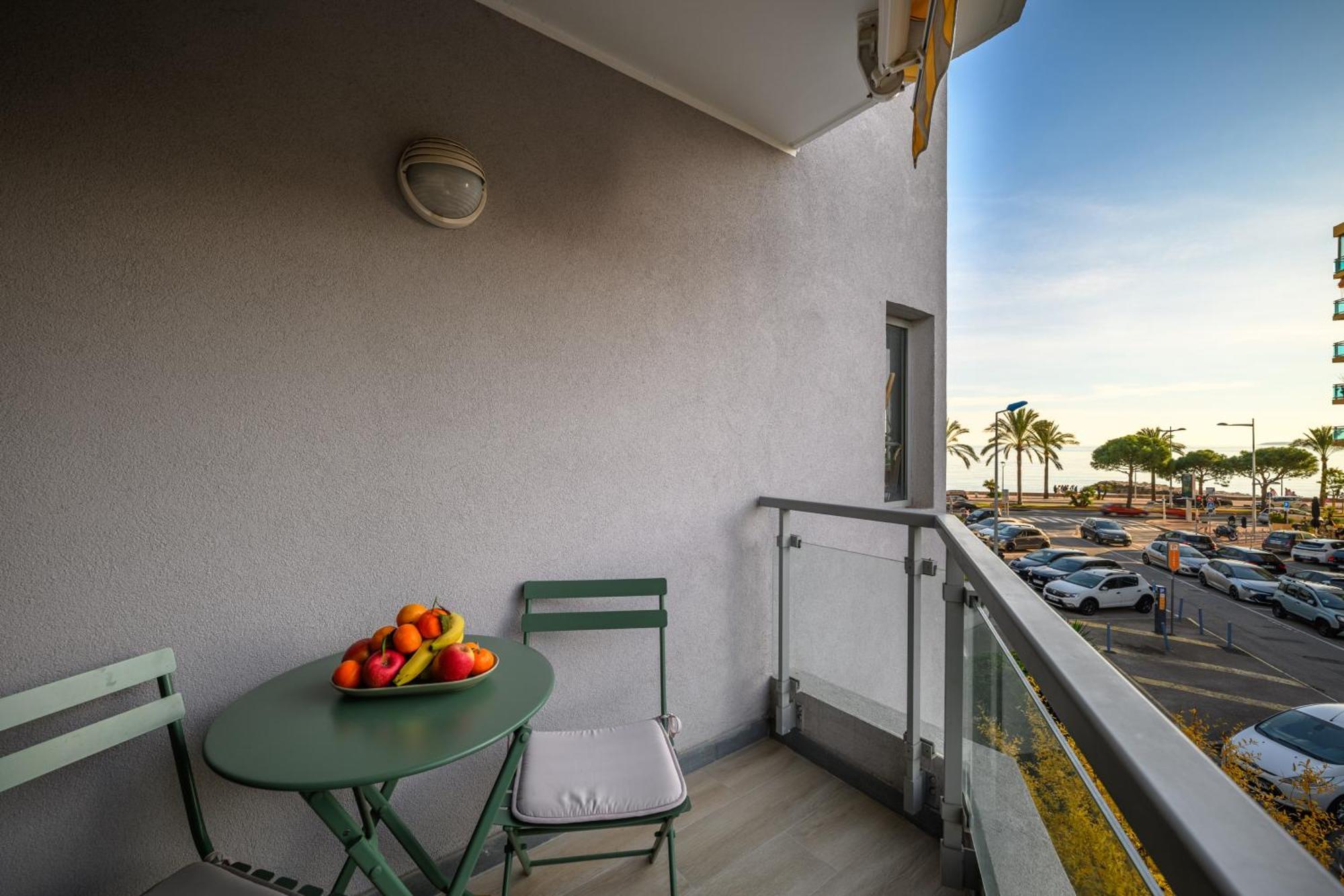 Appartement Bord De Mer « La Petite Ma-Line » カーニュ・シュル・メール エクステリア 写真